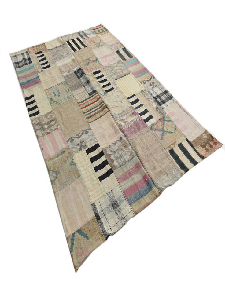 Detail image of  6' 5 x 9' 9  Hand Woven Kilim Patchwork Wool Rug