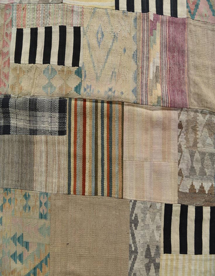 Detail image of  6' 5 x 9' 9  Hand Woven Kilim Patchwork Wool Rug