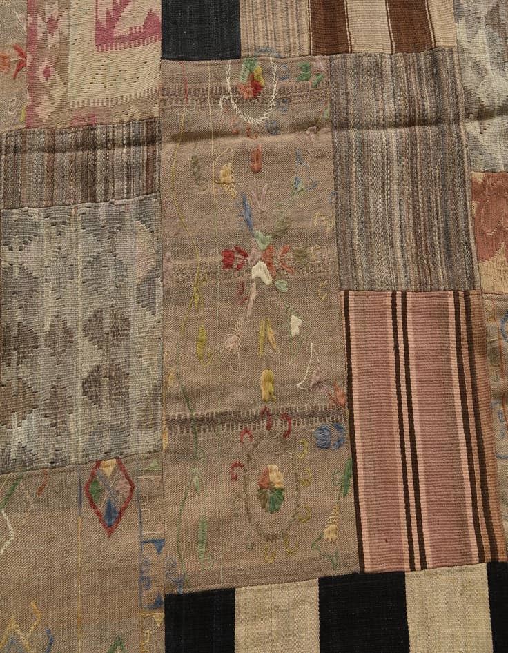 Detail image of  6' 8 x 9' 10  Hand Woven Kilim Patchwork Wool Rug