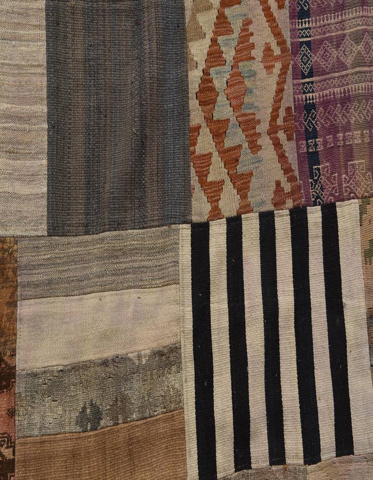 Detail image of  6' 6 x 9' 10  Hand Woven Kilim Patchwork Wool Rug