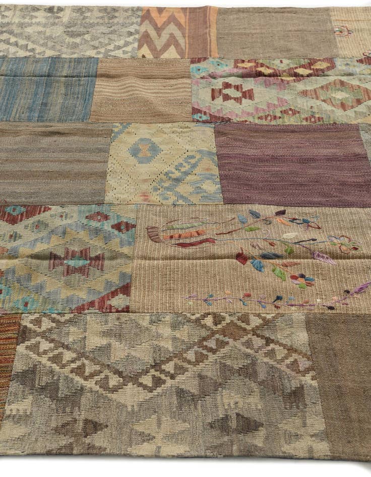 Detail image of  6' x 8' 2  Hand Woven Kilim Patchwork Wool Rug