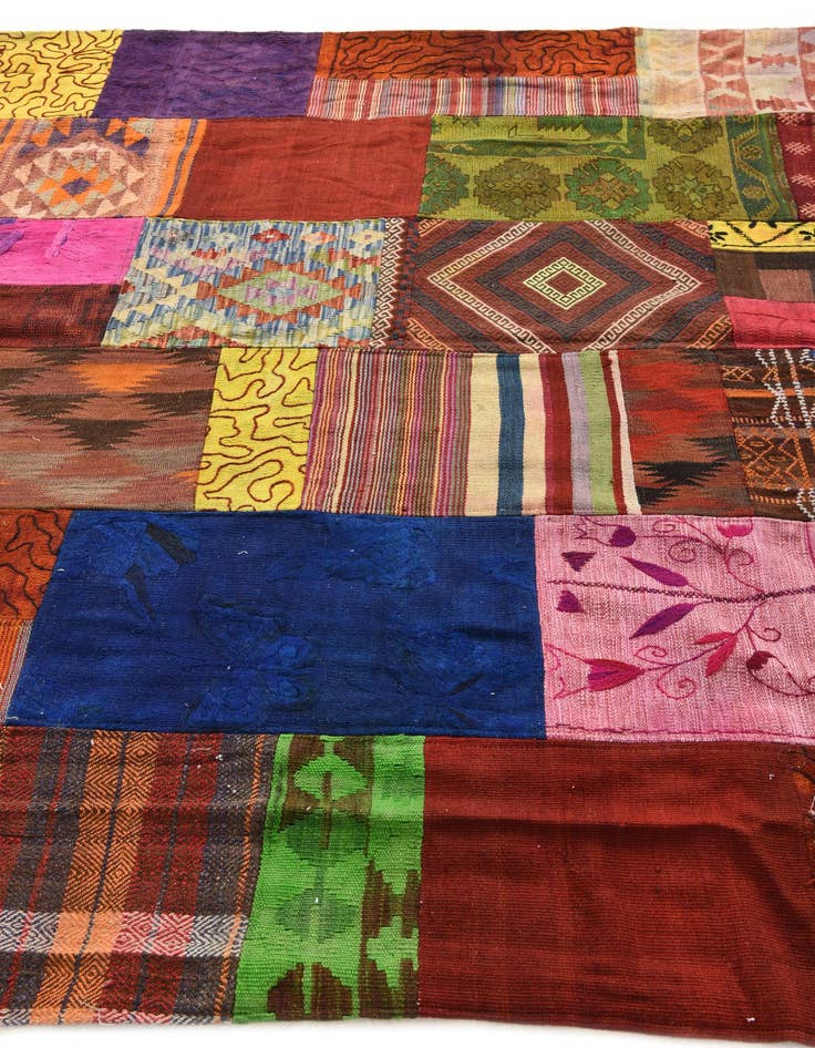 Detail image of  6' 7 x 9' 11  Hand Woven Kilim Patchwork Wool Rug