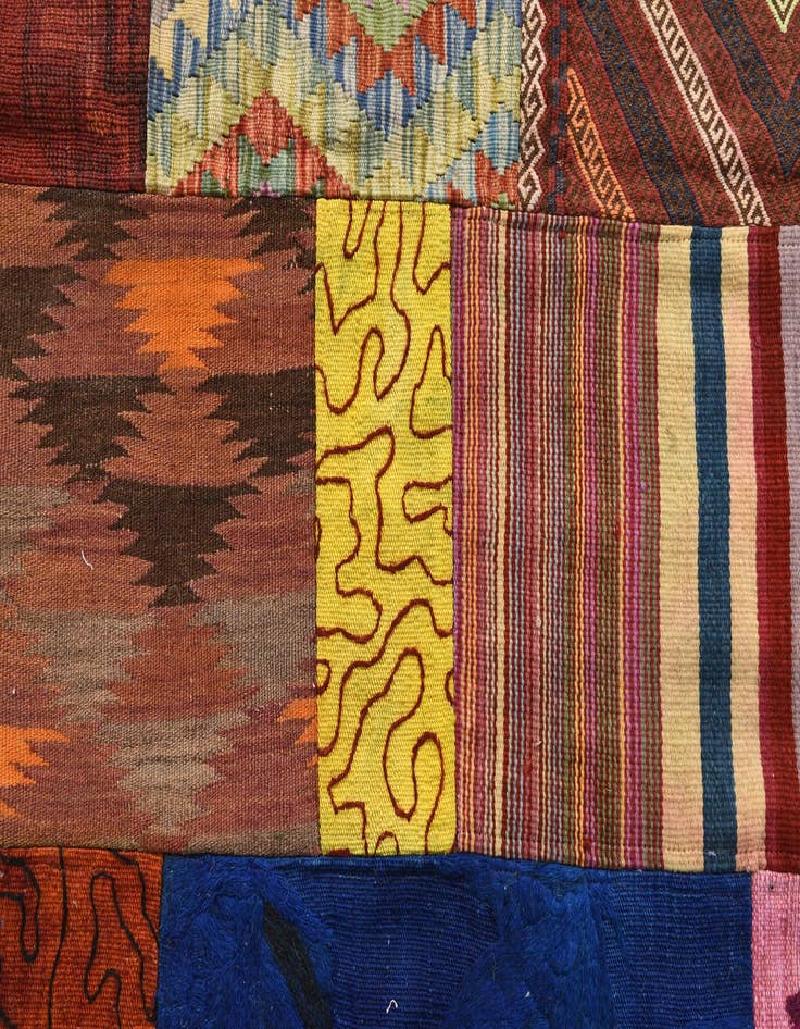 Detail image of  6' 7 x 9' 11  Hand Woven Kilim Patchwork Wool Rug