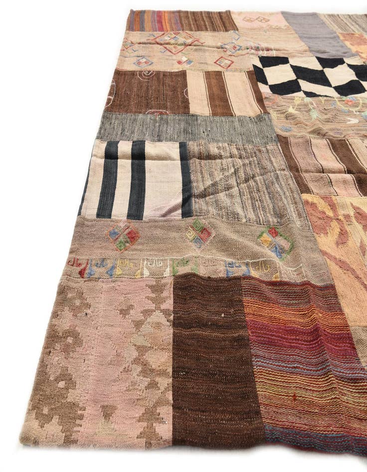 Detail image of  6' 7 x 9' 11  Hand Woven Kilim Patchwork Wool Rug