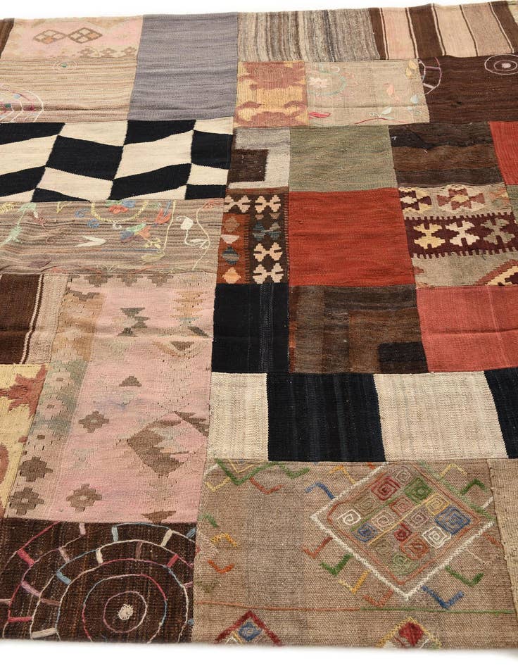 Detail image of  6' 7 x 9' 11  Hand Woven Kilim Patchwork Wool Rug