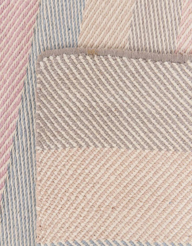 Detail image of  3' 11 x 5' 8  Hand Knotted Kilim Wool Rug