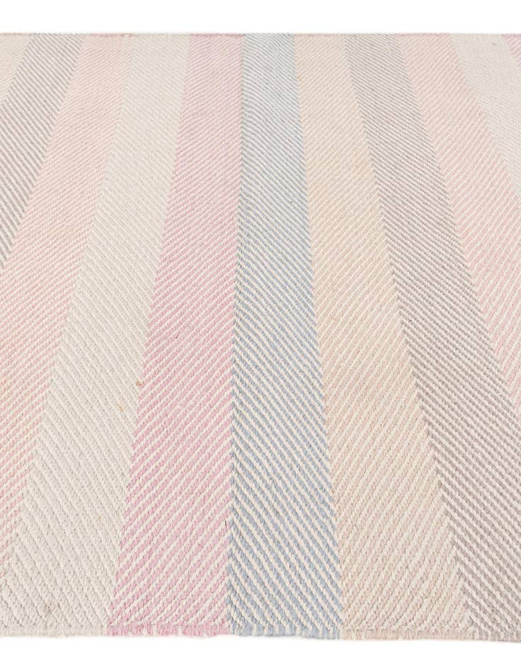 Detail image of  3' 11 x 5' 8  Hand Knotted Kilim Wool Rug