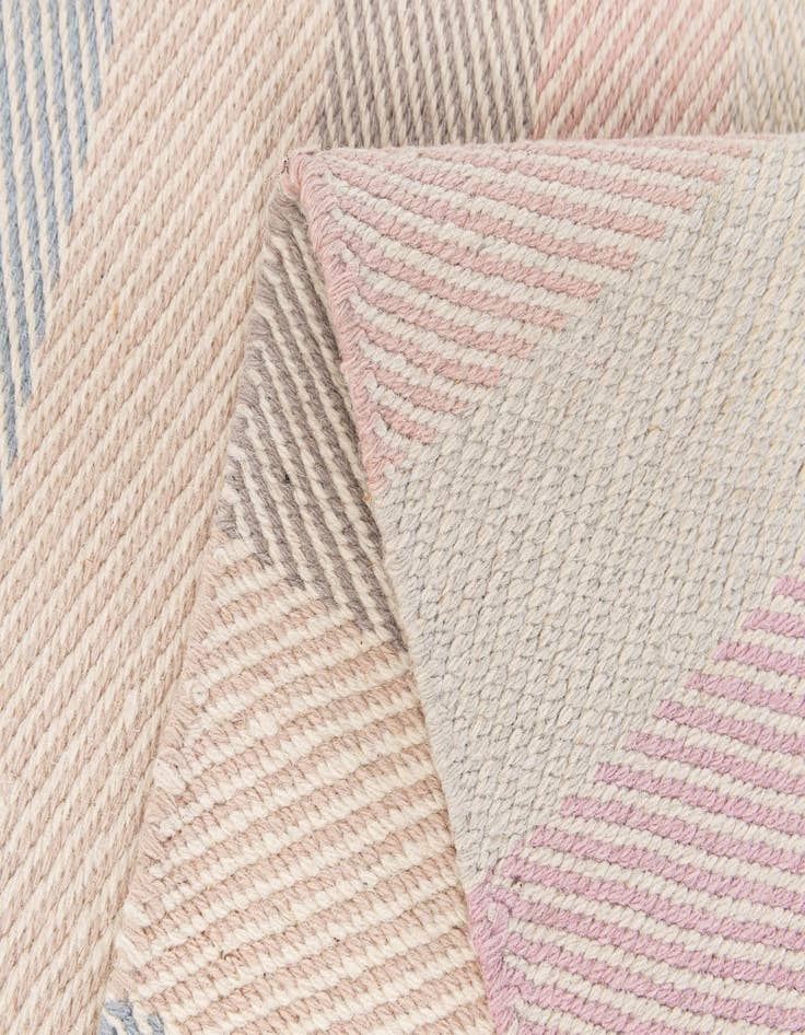 Detail image of  3' 11 x 5' 8  Hand Knotted Kilim Wool Rug