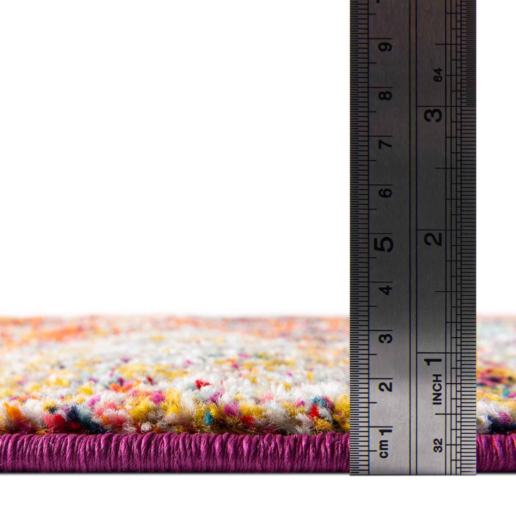 Multicolor 5' 3 x 8' Lattice Frieze Rug | Rugs.com