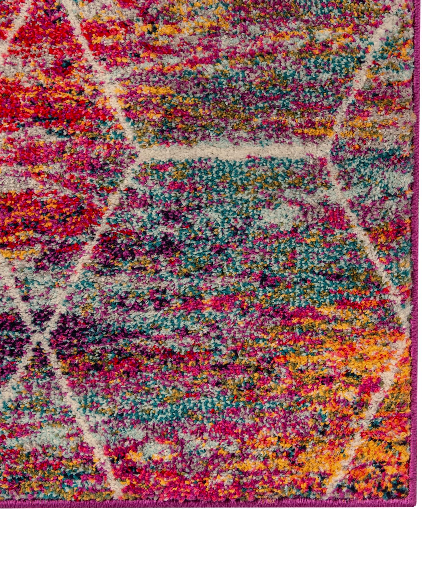 Multicolor 5' 3 x 8' Lattice Frieze Rug | Rugs.com