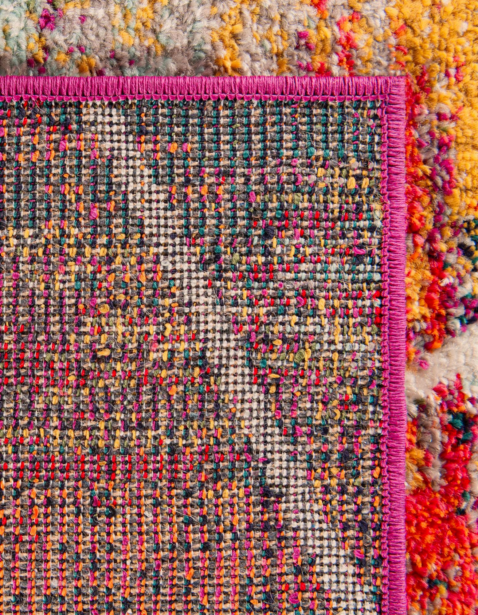 Multicolor 5' 3 x 8' Lattice Frieze Rug | Rugs.com