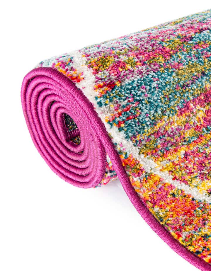Multicolor 5' 3 x 8' Lattice Frieze Rug | Rugs.com