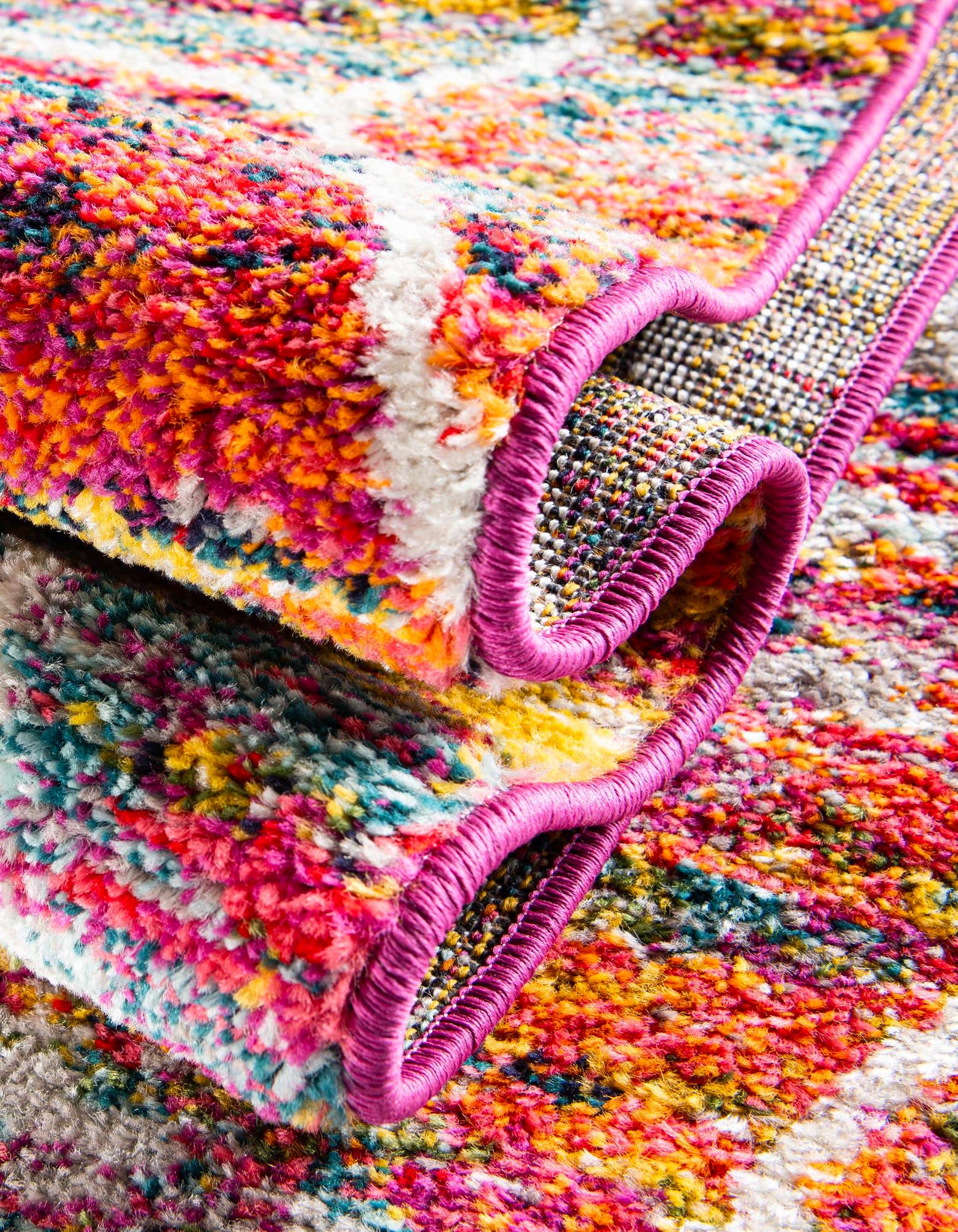 Multicolor 5' 3 x 8' Lattice Frieze Rug | Rugs.com