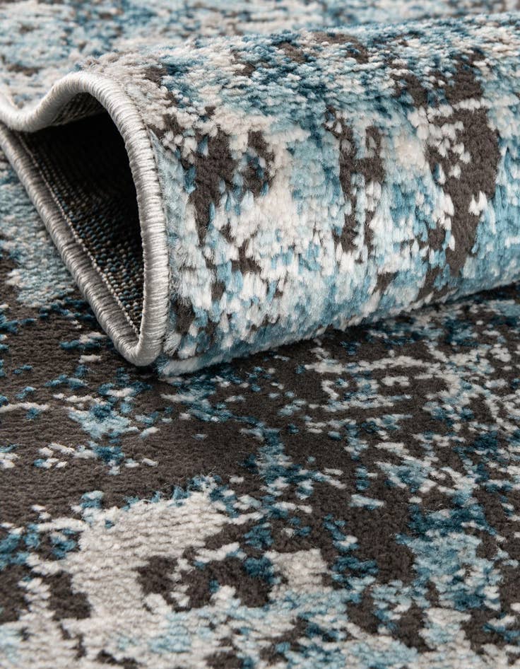 Detail image of  5' x 8' Leipzig Rug