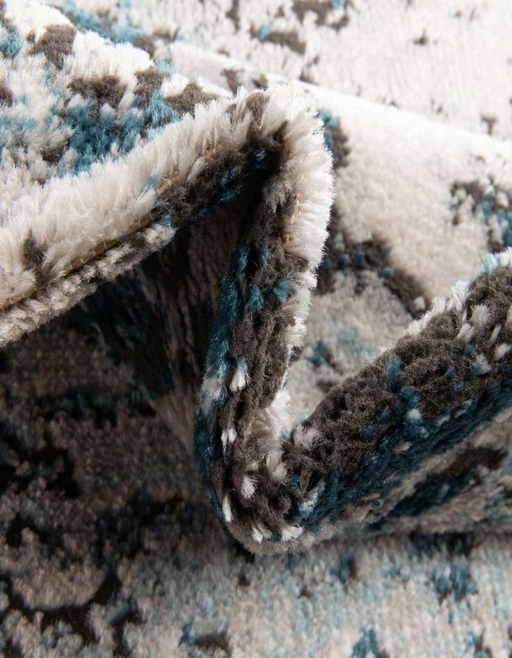 Detail image of  5' x 8' Leipzig Rug