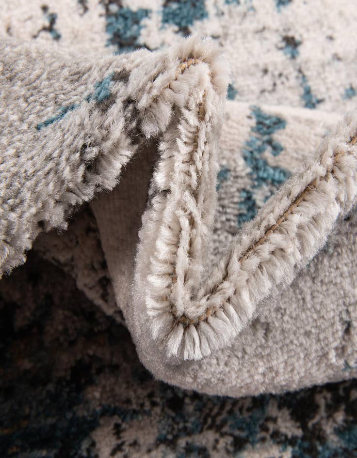 Detail image of  5' 3 x 7' 7 Leipzig Rug