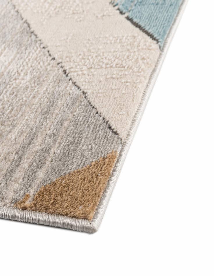 Detail image of  4' x 6' Leipzig Rug