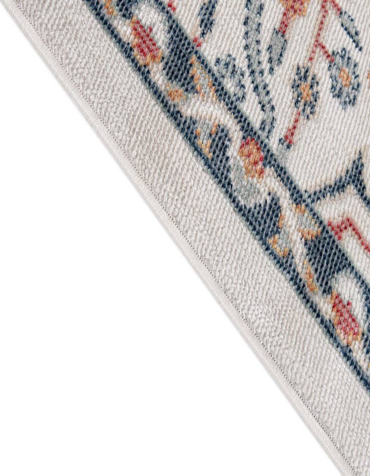 Detail image of  5' 4 x 7' 7 Lola Rug