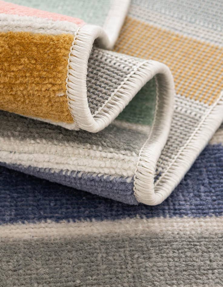 Detail image of  5' x 8' Lotus Rug