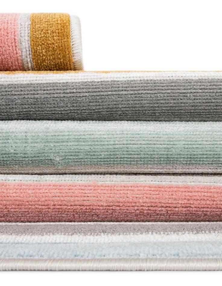 Detail image of  5' x 8' Lotus Rug