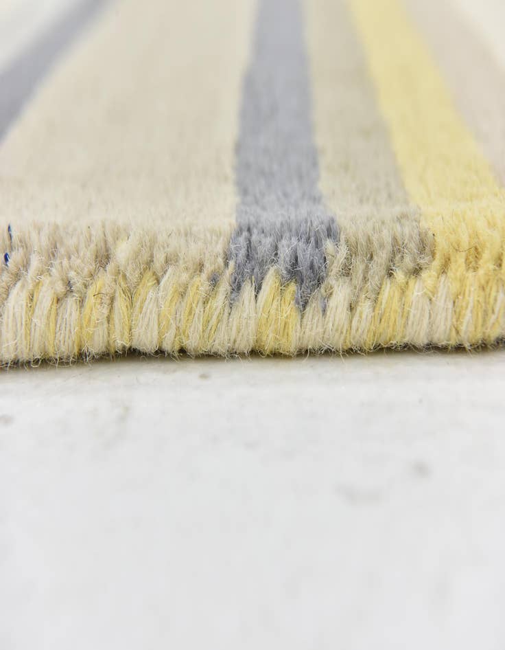 Detail image of  2' 8 x 4' 10 Luna Wool Rug