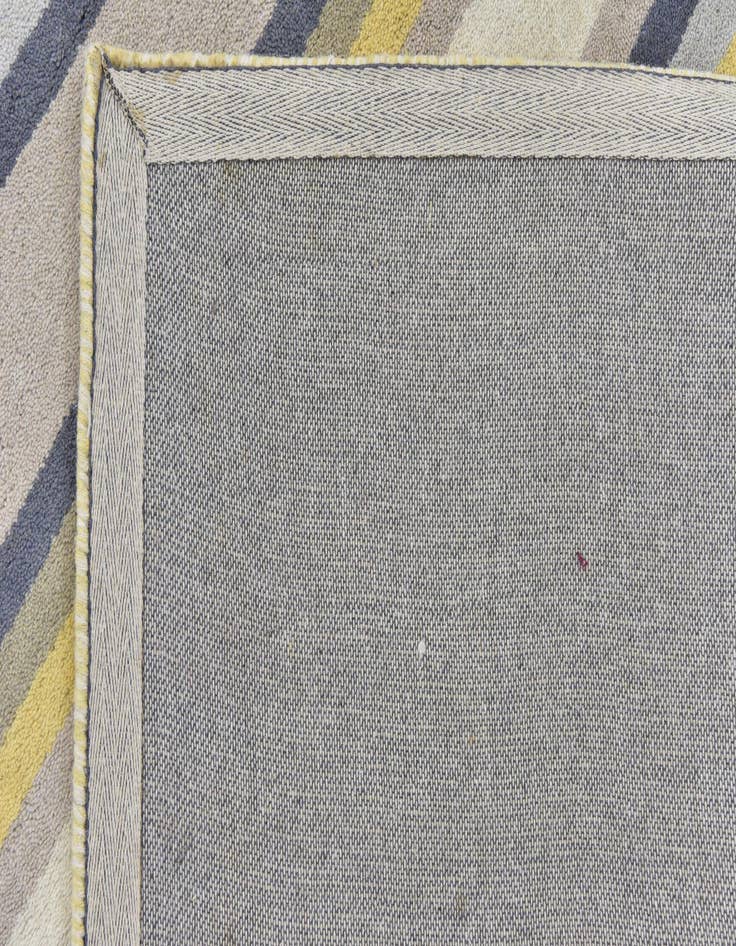 Detail image of  4' x 5' 6 Luna Wool Rug