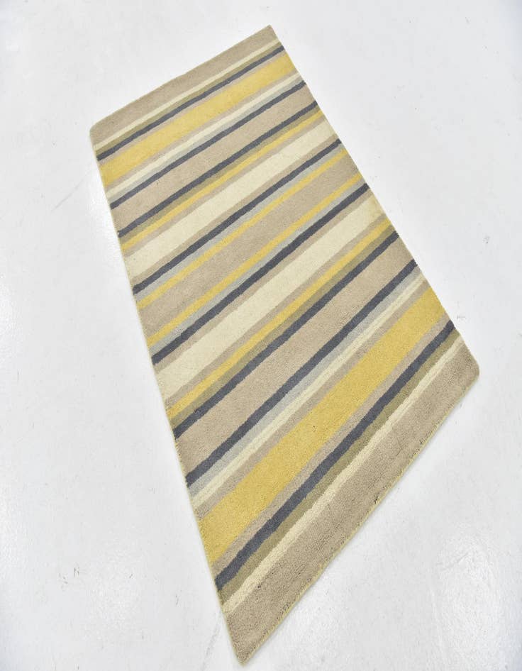 Detail image of  4' x 5' 7 Luna Wool Rug