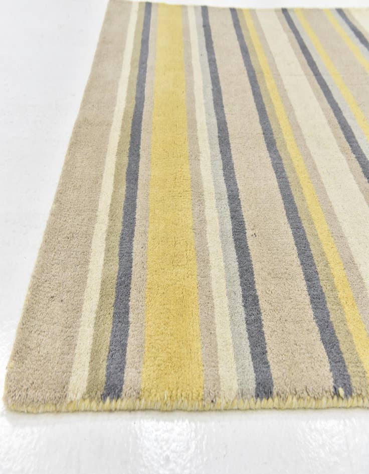 Detail image of  4' x 5' 7 Luna Wool Rug