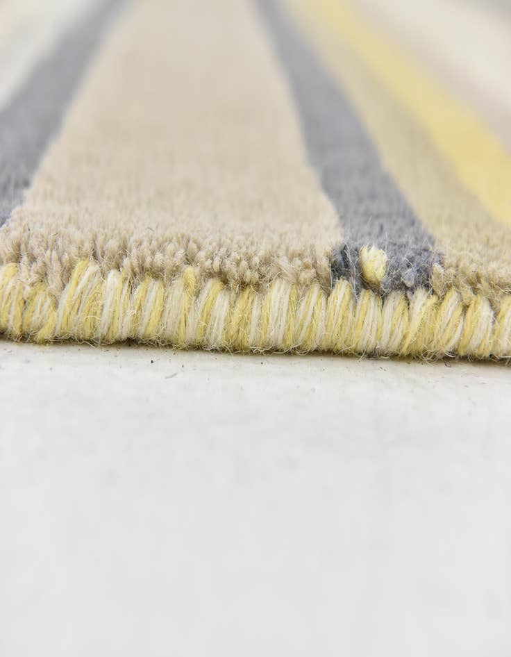 Detail image of  4' x 5' 7 Luna Wool Rug