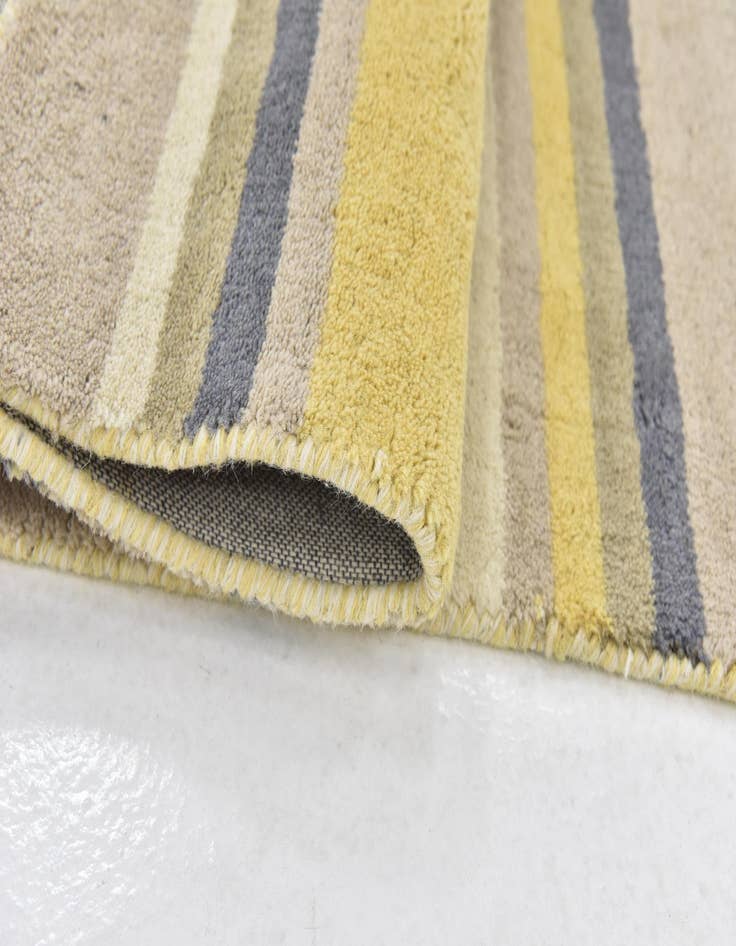 Detail image of  4' x 5' 7 Luna Wool Rug