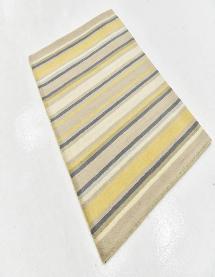 Detail image of  4' x 5' Luna Wool Rug