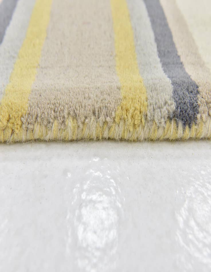 Detail image of  4' x 5' Luna Wool Rug