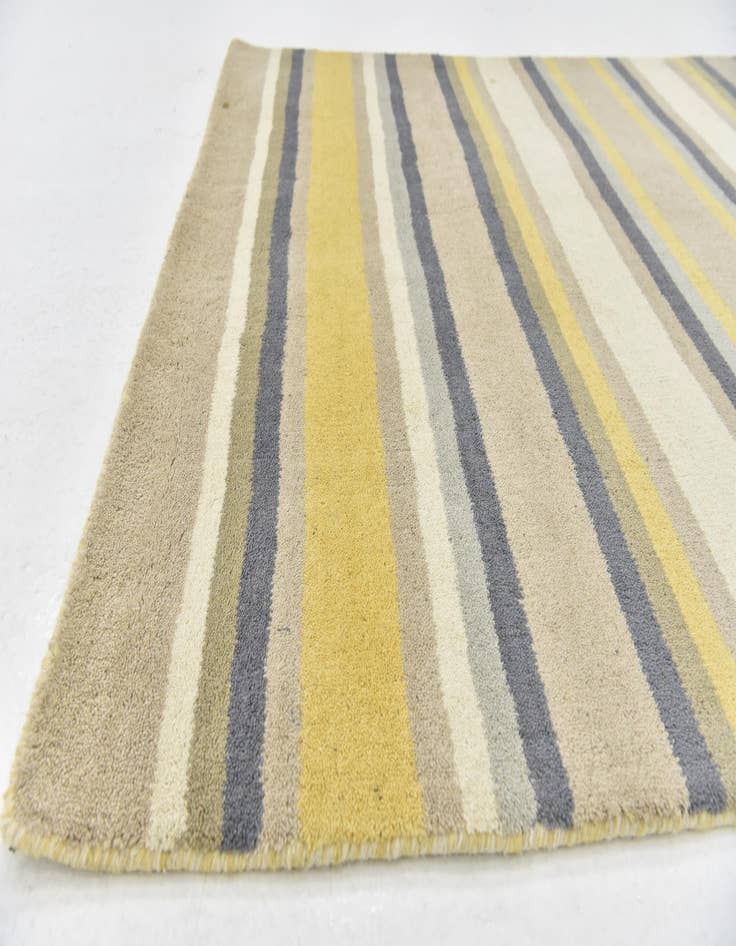 Detail image of  4' x 5' 8 Luna Wool Rug