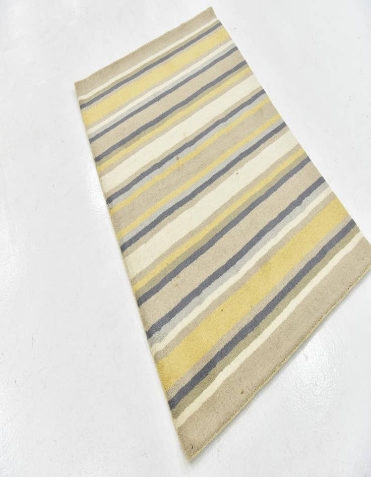 Detail image of  4' x 5' 7 Luna Wool Rug