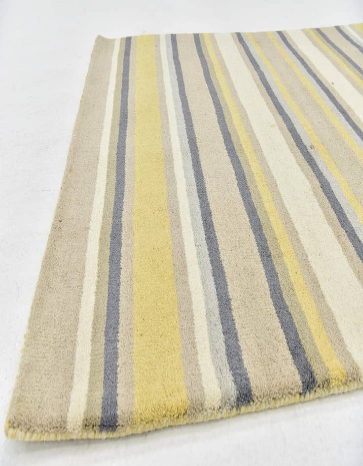 Detail image of  4' x 5' 7 Luna Wool Rug