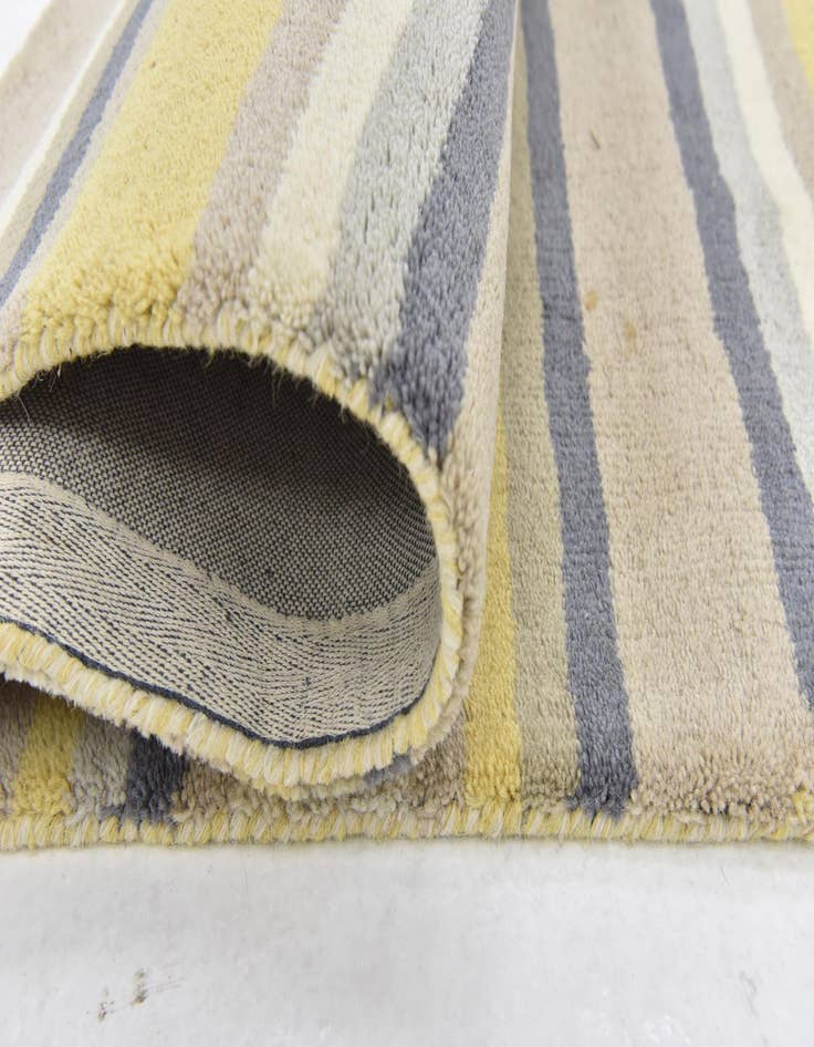 Detail image of  4' x 5' 7 Luna Wool Rug