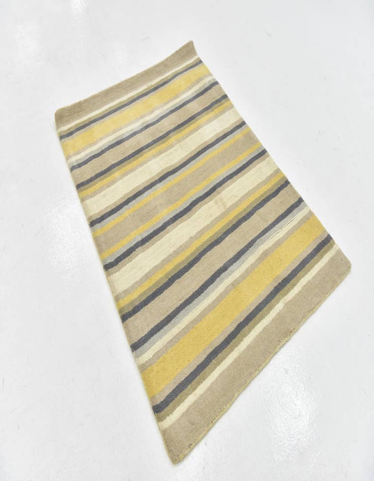 Detail image of  4' x 5' 6 Luna Wool Rug