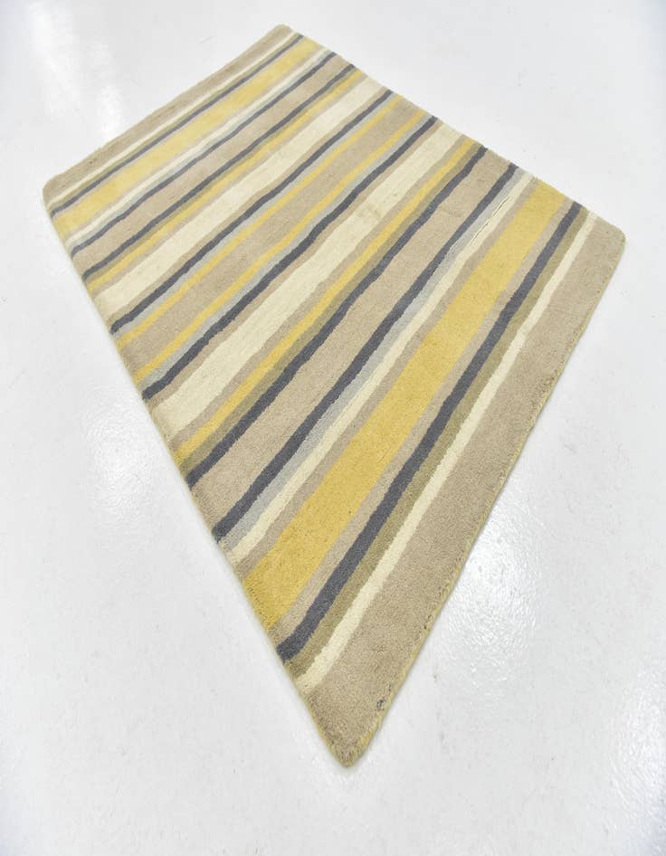 Detail image of  4' x 5' 6 Luna Wool Rug