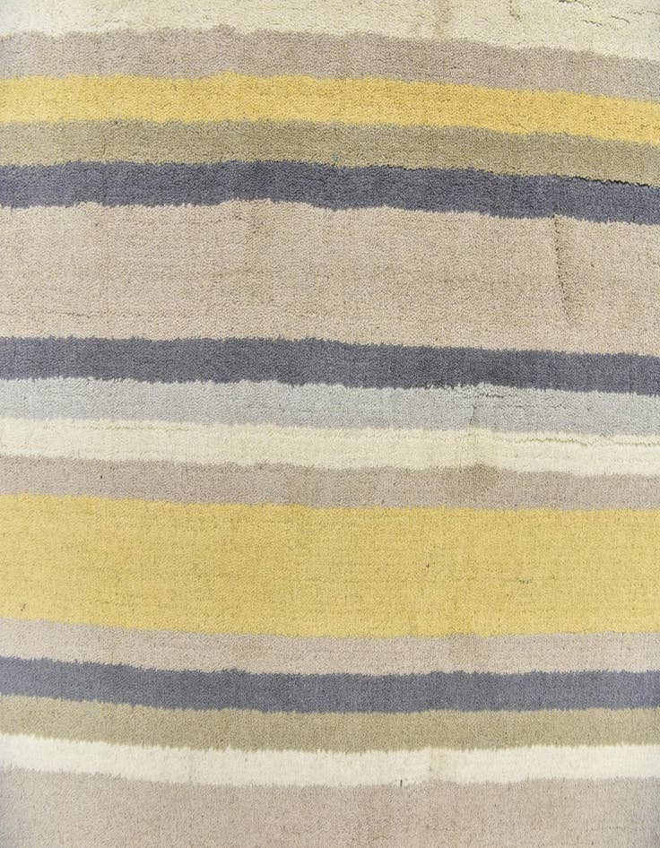 Detail image of  4' x 5' 6 Luna Wool Rug