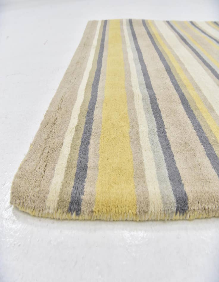 Detail image of  4' x 5' 6 Luna Wool Rug