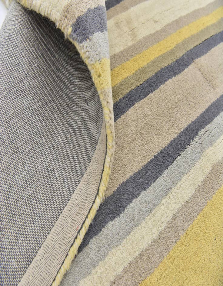 Detail image of  4' x 5' 6 Luna Wool Rug