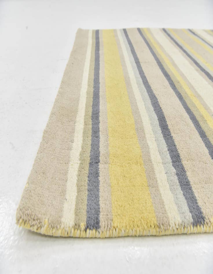 Detail image of  4' x 5' 5 Luna Wool Rug