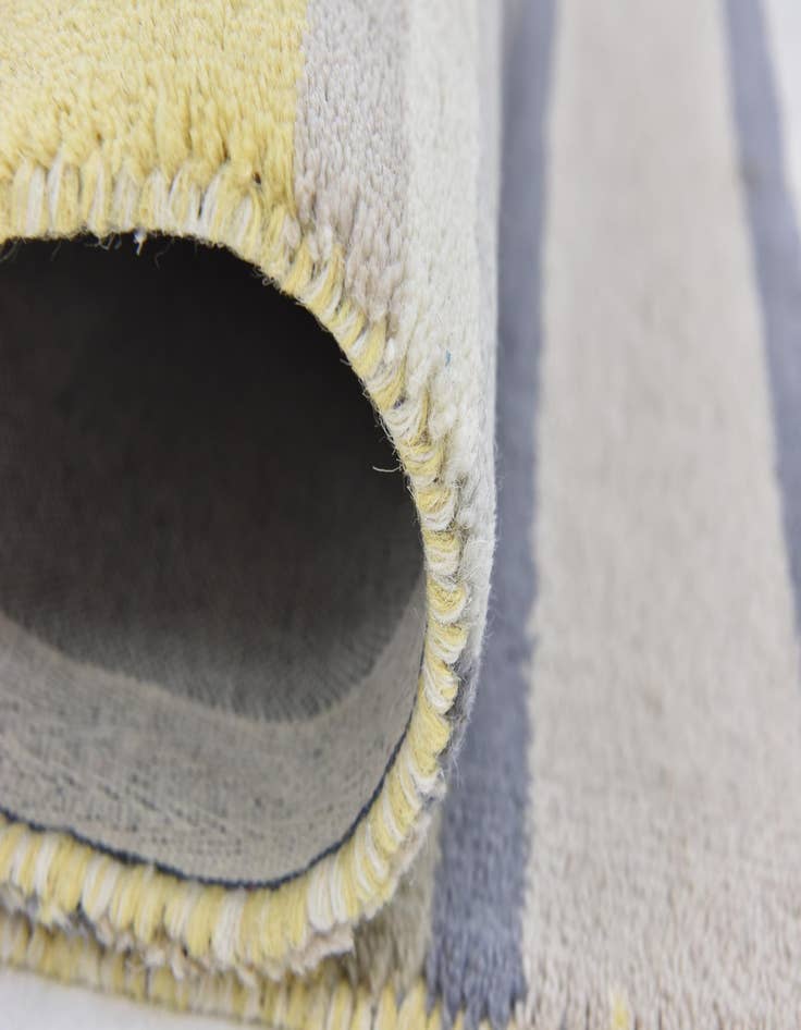 Detail image of  4' x 5' 5 Luna Wool Rug