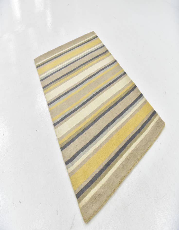 Detail image of  4' x 5' 6 Luna Wool Rug