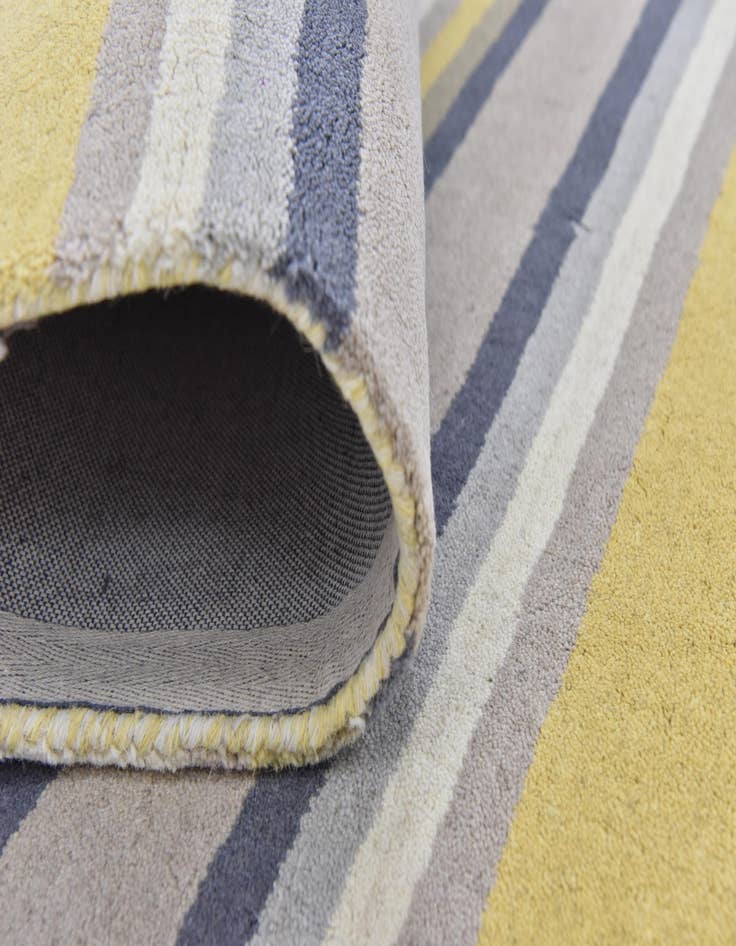 Detail image of  4' x 5' 6 Luna Wool Rug