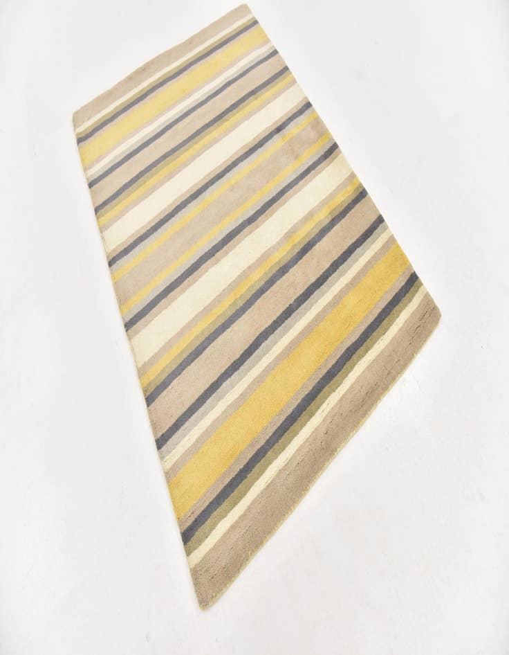 Detail image of  4' x 5' 6 Luna Wool Rug