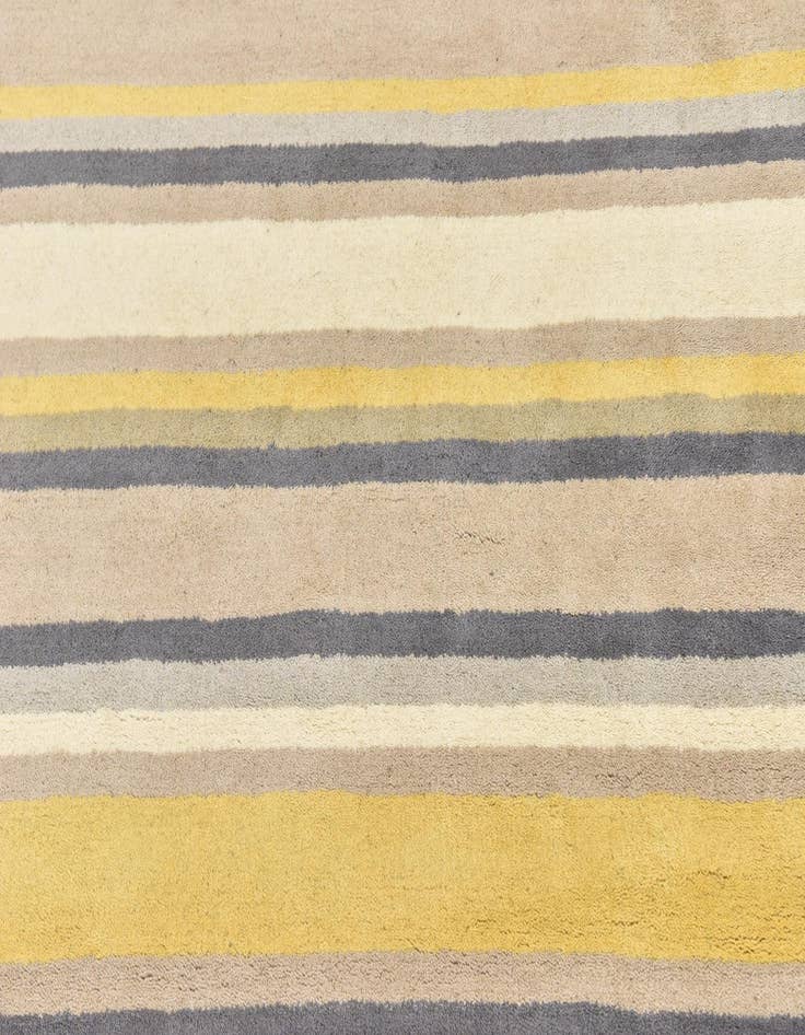 Detail image of  4' x 5' 6 Luna Wool Rug