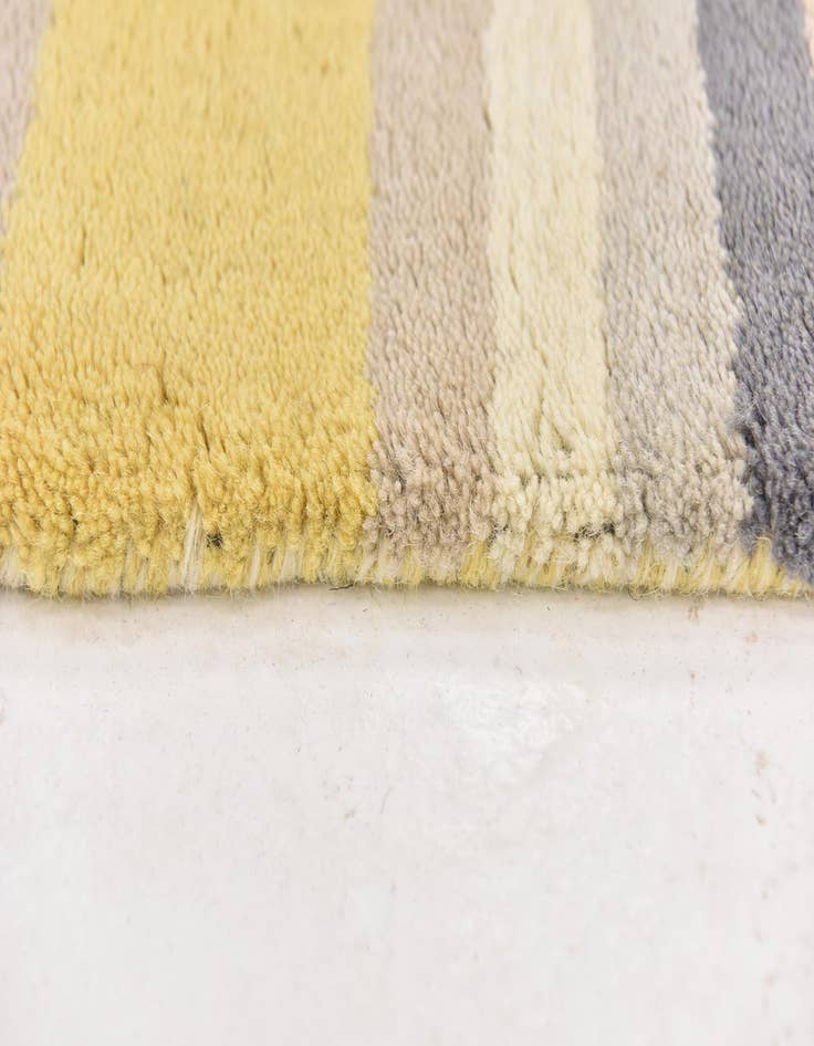 Detail image of  4' x 5' 6 Luna Wool Rug