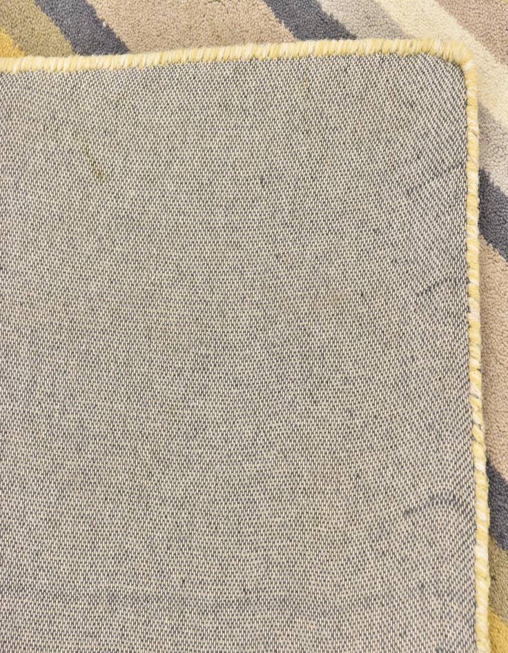 Detail image of  4' x 5' 6 Luna Wool Rug