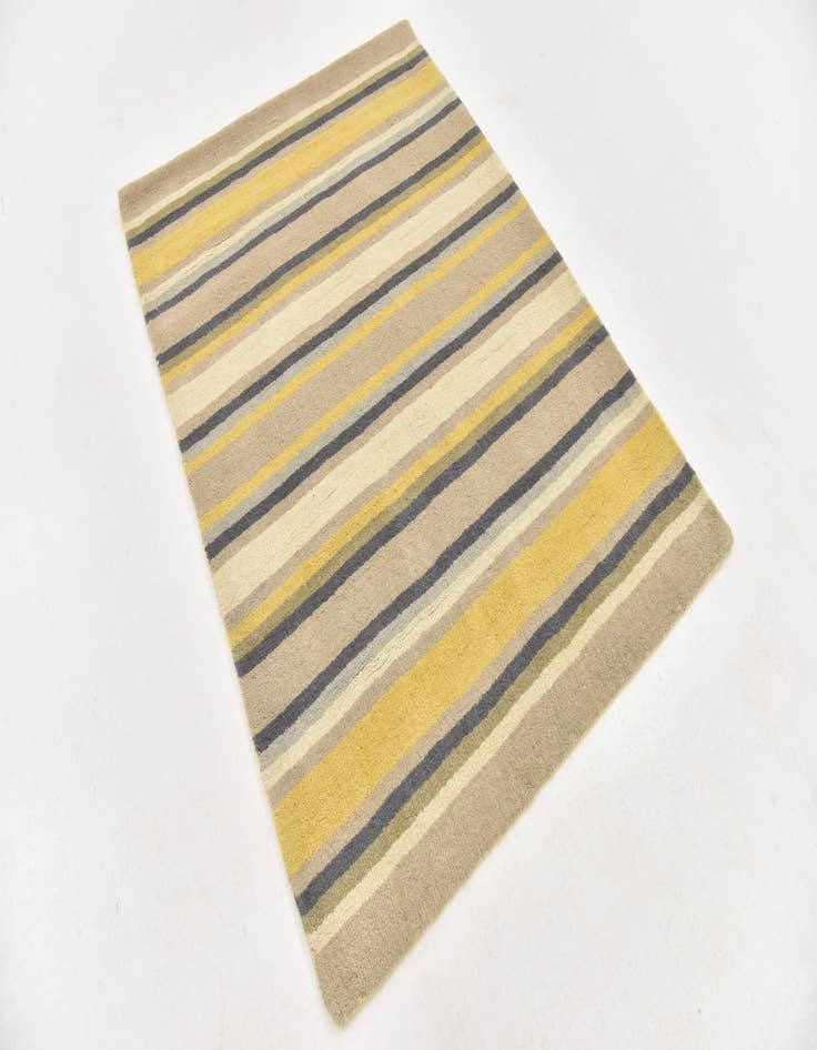 Detail image of  4' x 5' 6 Luna Wool Rug